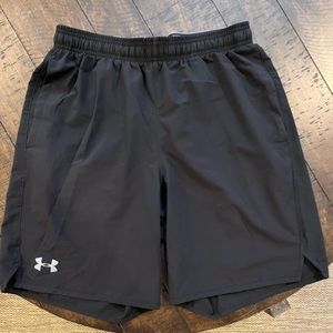 Mens Under Armour loose short. Size: Medium Inseam: 9”